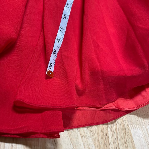 Mac Duggal NWT Chiffon A-line Ball Gown Size 2 Plunging Neck Pleated Tiered Red - Picture 8 of 8